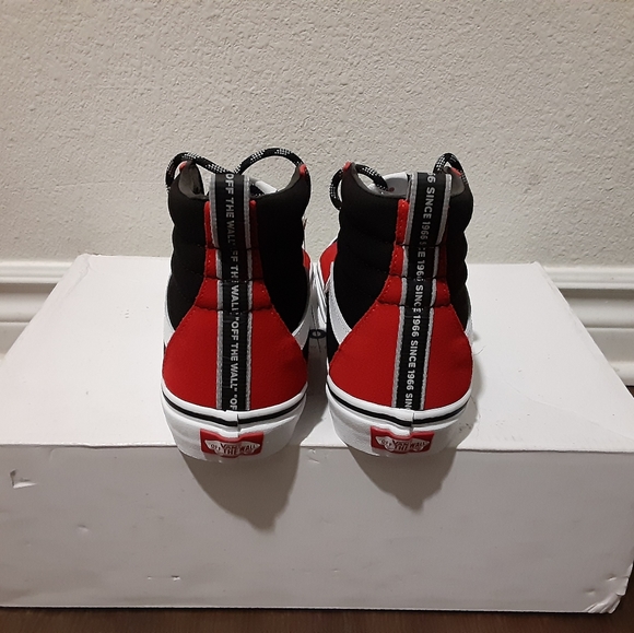 Vans - Picture 4 of 4